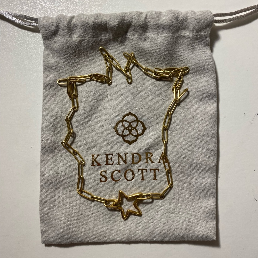 Kendra Scott necklace